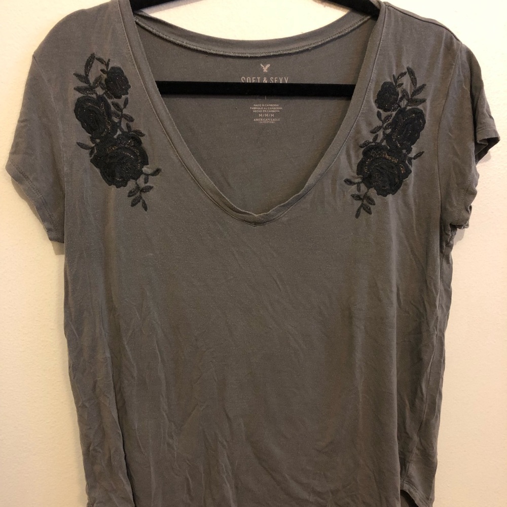 AEO Embroidered T